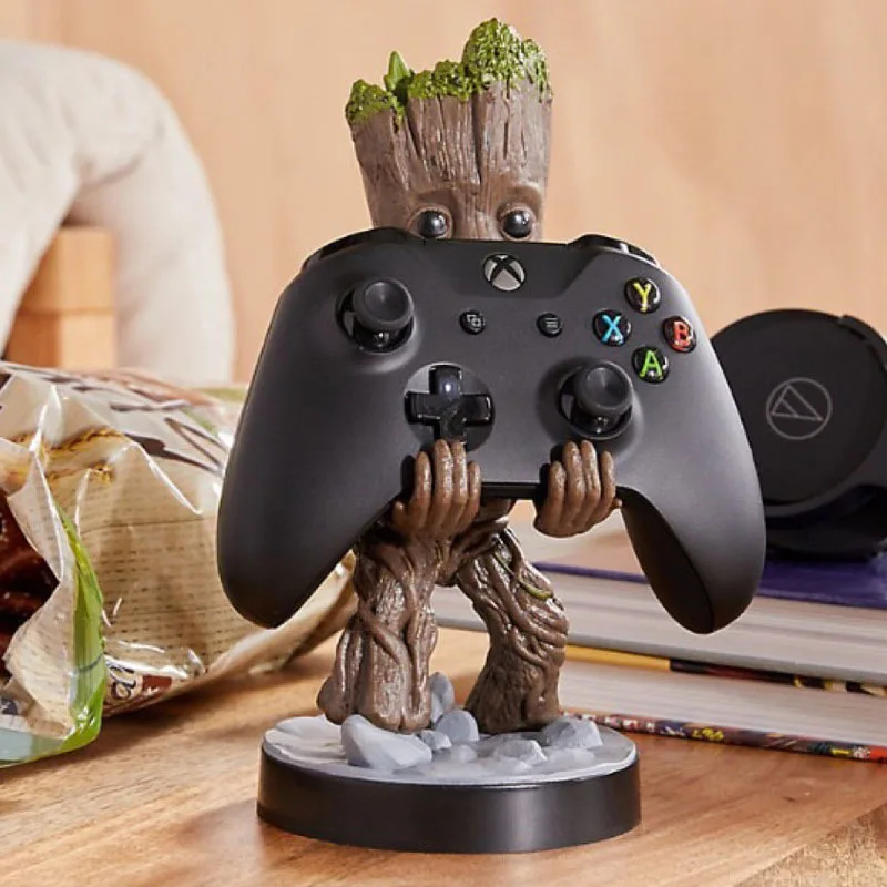 The Avengers Groot Tree Man Marvel Soldier Anime Figure Q Version Mobile Phone Holder Pvc Statue Model Doll Collection Gifts