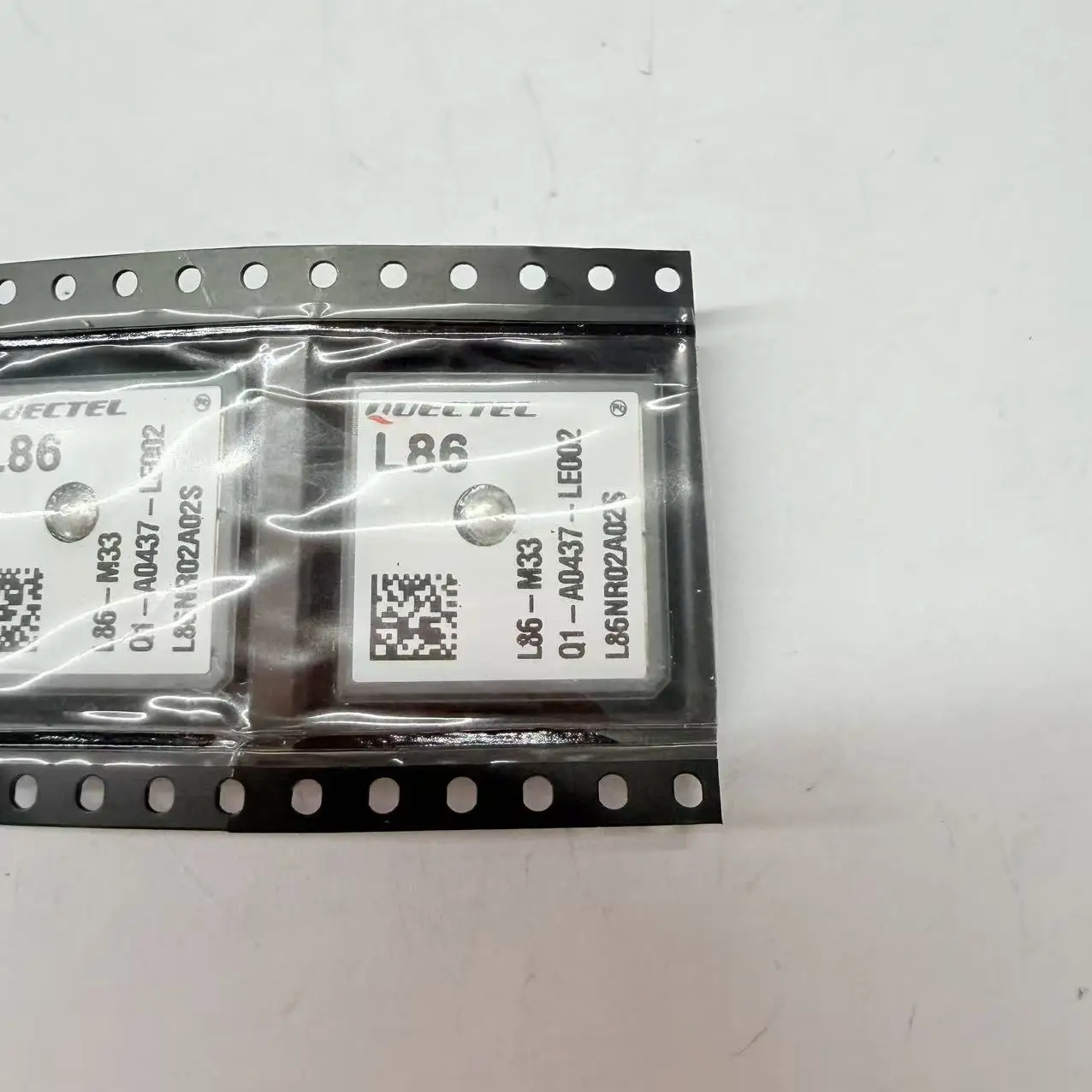 Quectel L86-M33 GNSS Module, Ultra-Compact POT with Patch Antenna & MT3333, High Sensitivity for IoT/PDA/Tracking