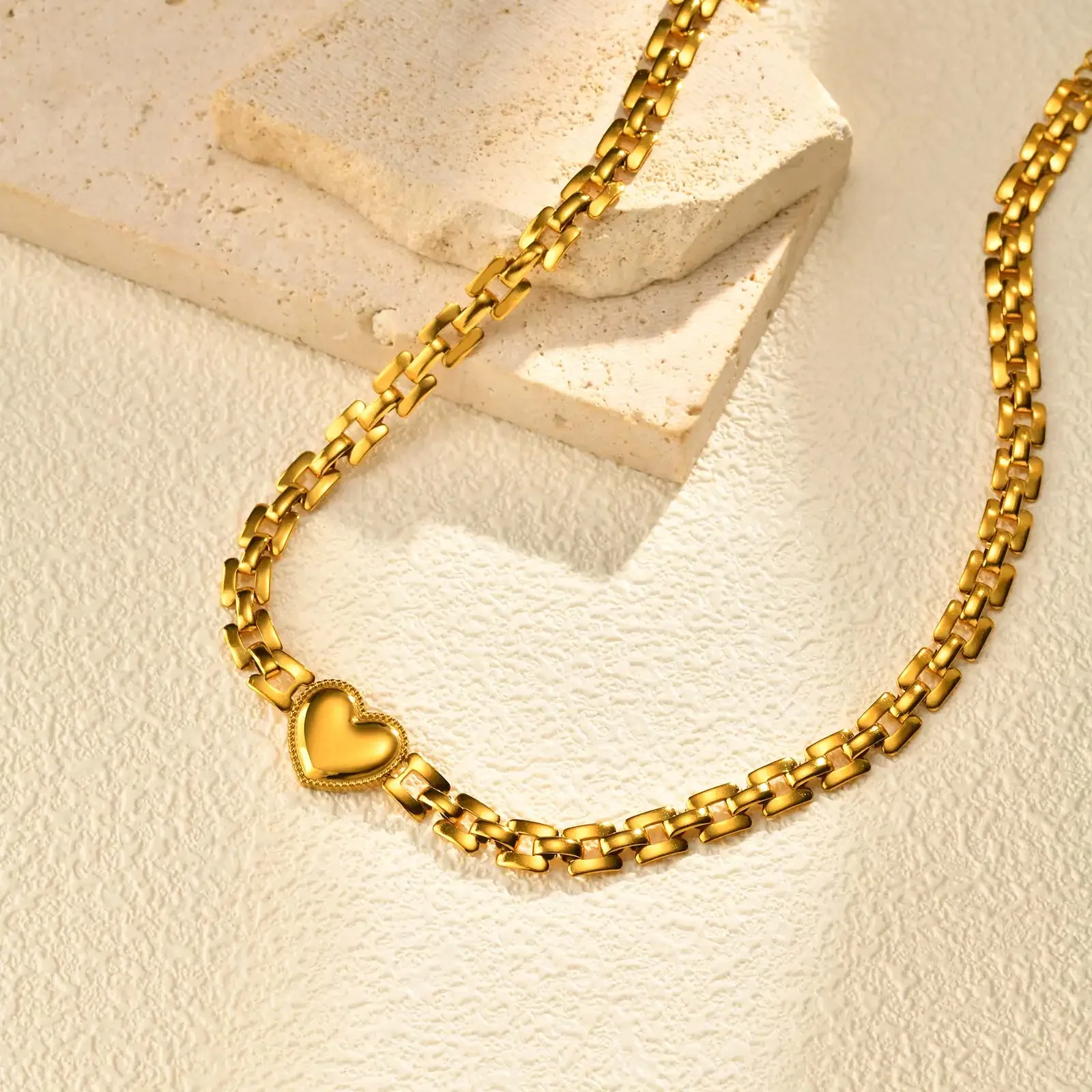 18K Gold Plated Heart Charm Necklace Stainless Steel Watch Strap Chunky Chain Choker for Women Fashion Waterproof Jewelry