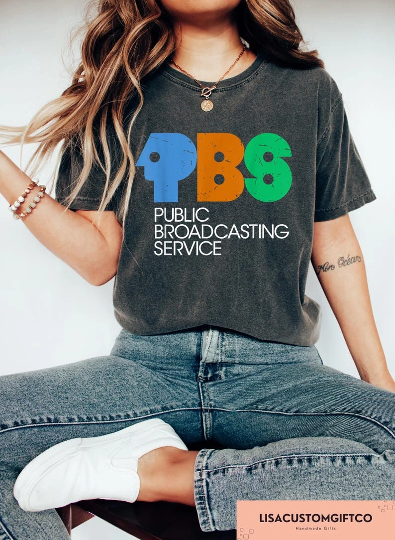 Protect PBS logo T-shirt vintage public broadcasting service T-shirt 70s and 80s nostalgic T-shirt classic TV fan gift T-shirt