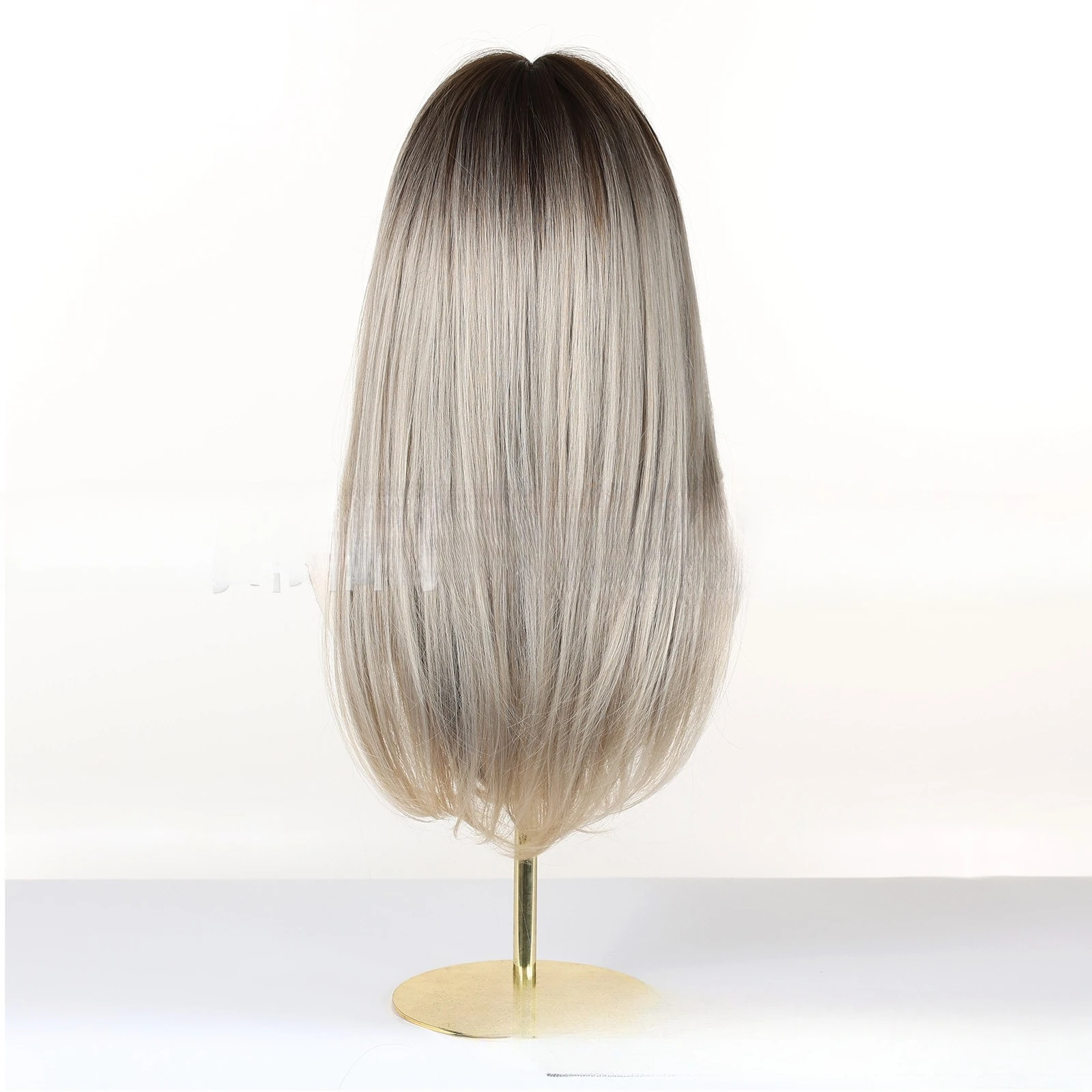 Wig baru platinum delapan karakter poni bagian atas kepala dicelup wig panas rambut lurus panjang berlapis hitam di Eropa dan Amerika