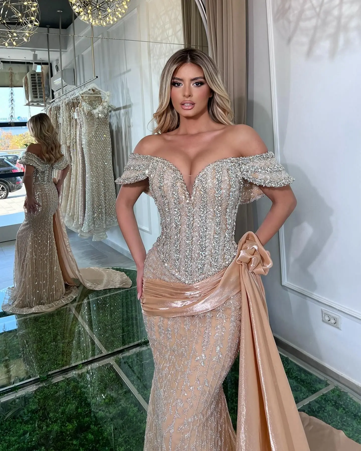 Boat Neck Off Shoulder Sparkly Champagne Evening Dress With Side Overskirt Luxury Beads Wedding Party Gown Customized For Bride