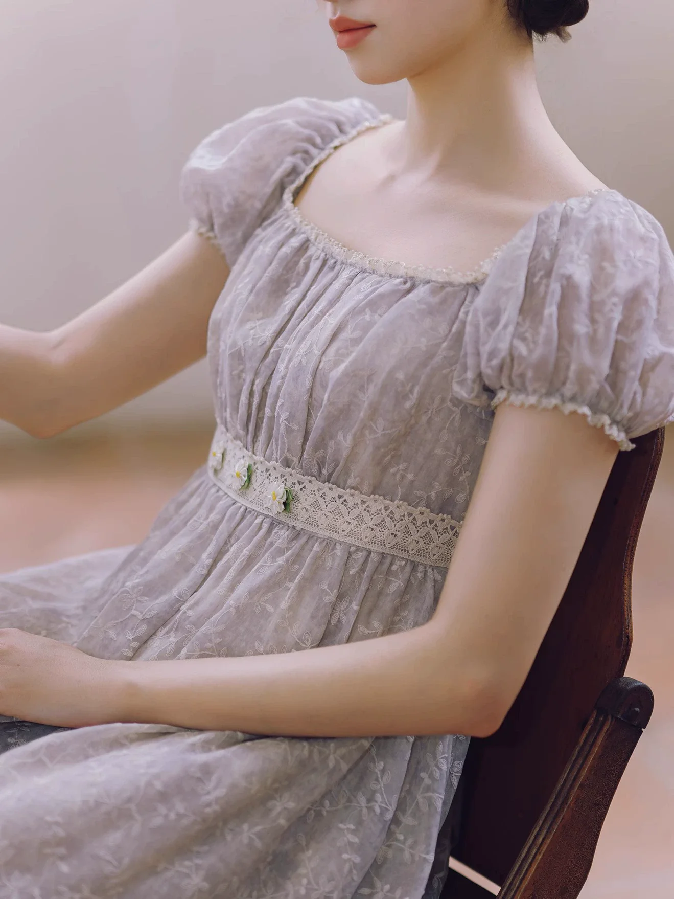 84-96 センチメートルバスト夏の女性のフレンチスタイルスクエアネック優しい女の子エーテルティードレスエンパイアウエスト高品質サテンドレス