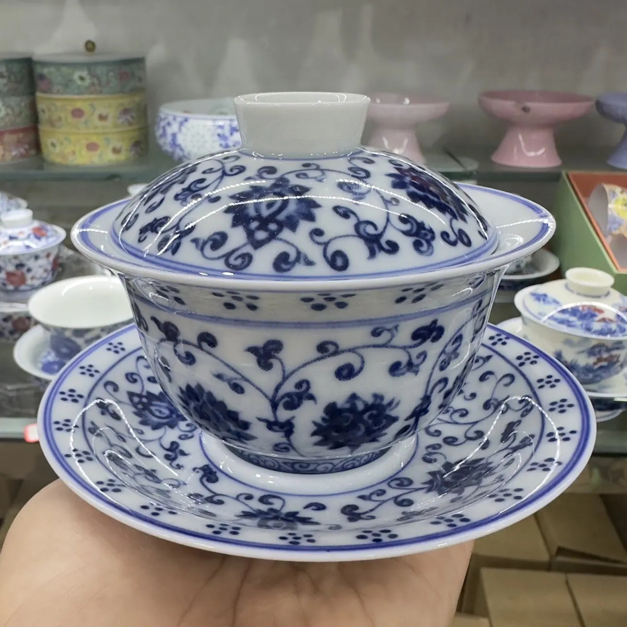 Jingdezhen Ceramic Blue and White Porcelain Interlock Branch Gaiwan High-End Set Tea Making Device Tea Ceremony Watchband Saucer