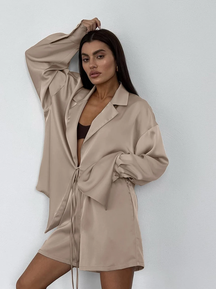 Marthaqiqi طقم ملابس نوم فضفاض للسيدات بأكمام طويلة قمصان نوم بأربطة بيجامات بياقة مقلوبة شورت نوم ملابس منزلية غير رسمية