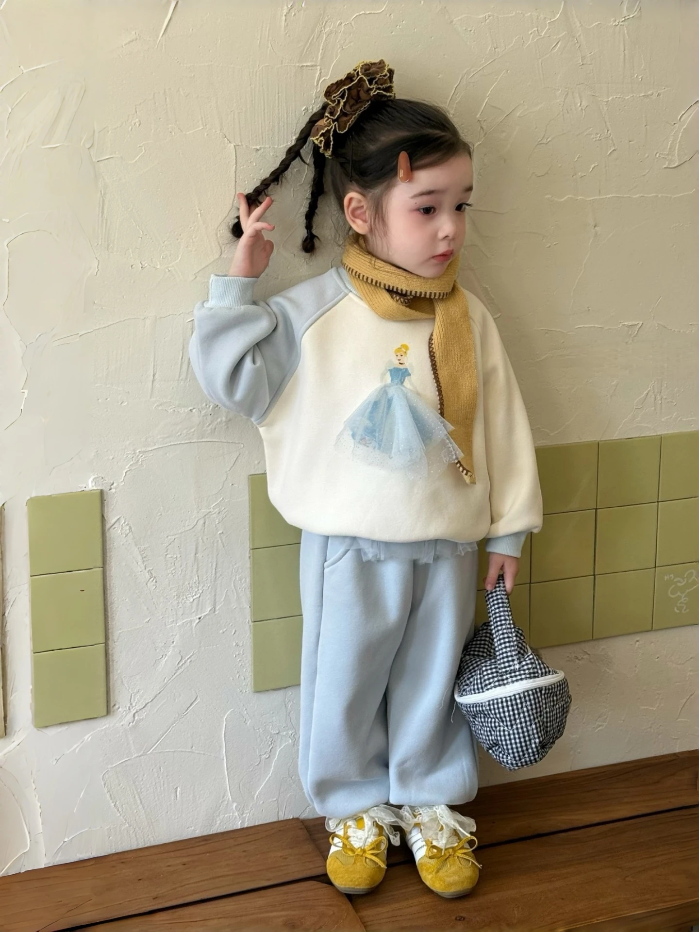 

Комплект из толстовки и брюк на подкладке для девочек, повседневный комплект из двух предметов, модные и теплые длинные брюки Thi Long Sve