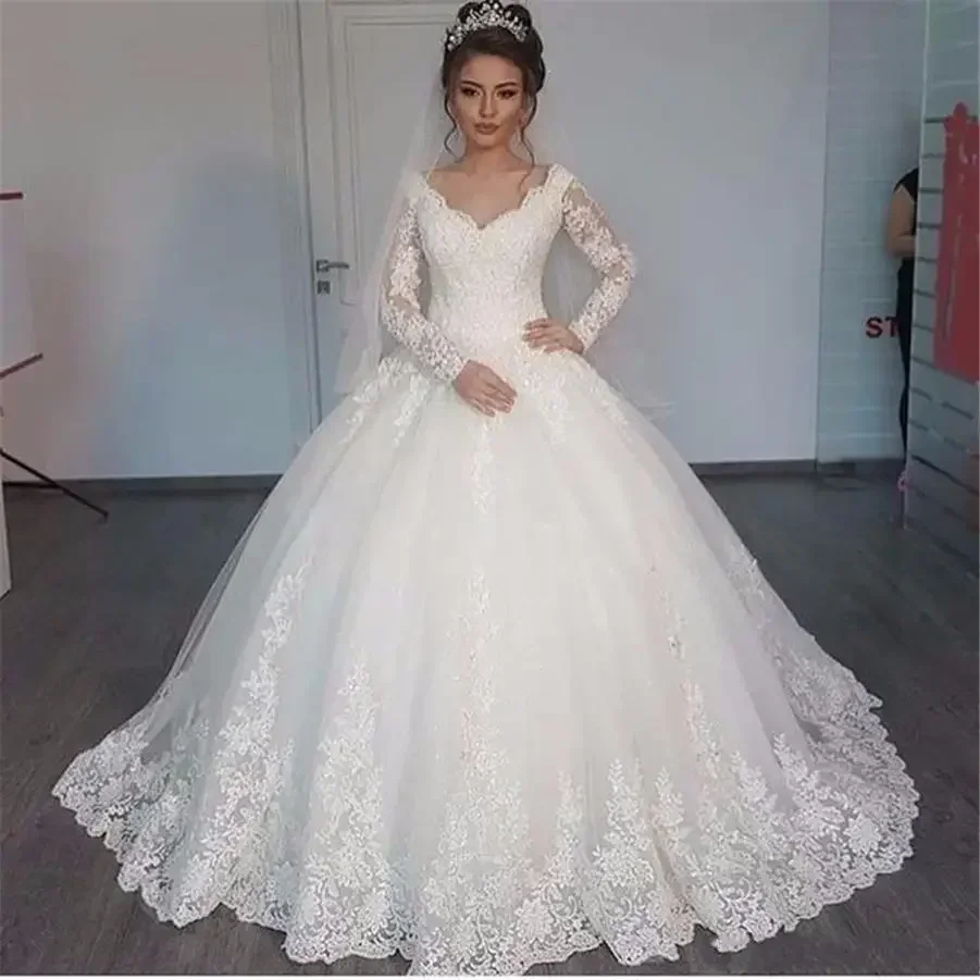 

Customized V-Neck Ball Gown Long Sleeve Custom Made Wedding Dresses Lace Applique White Gowns Robe De Mariage