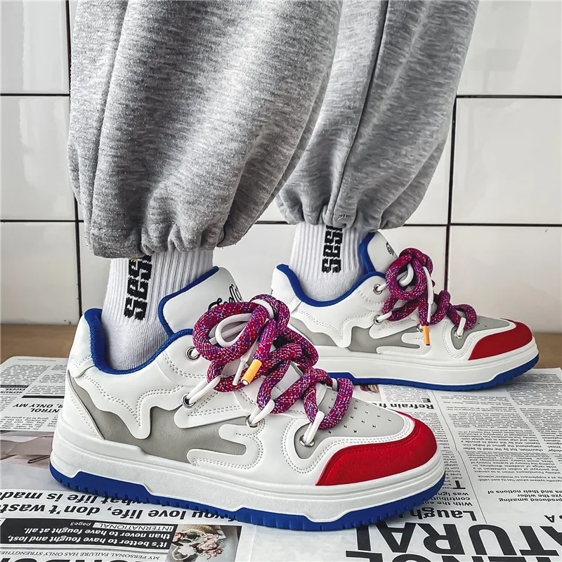 รองเท้าบอร์ดกีฬาลำลองสำหรับนักเรียนระดับไฮเอนด์แนวโน้มแฟชั่นแบรนด์เนมรองเท้าบุรุษ2024ฤดูใบไม้ร่วง