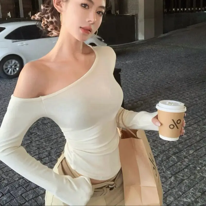 

2024 autumn sexy hot girl style waist slimming pleated oblique collar long-sleeved T-shirt women's short off-shoulder top