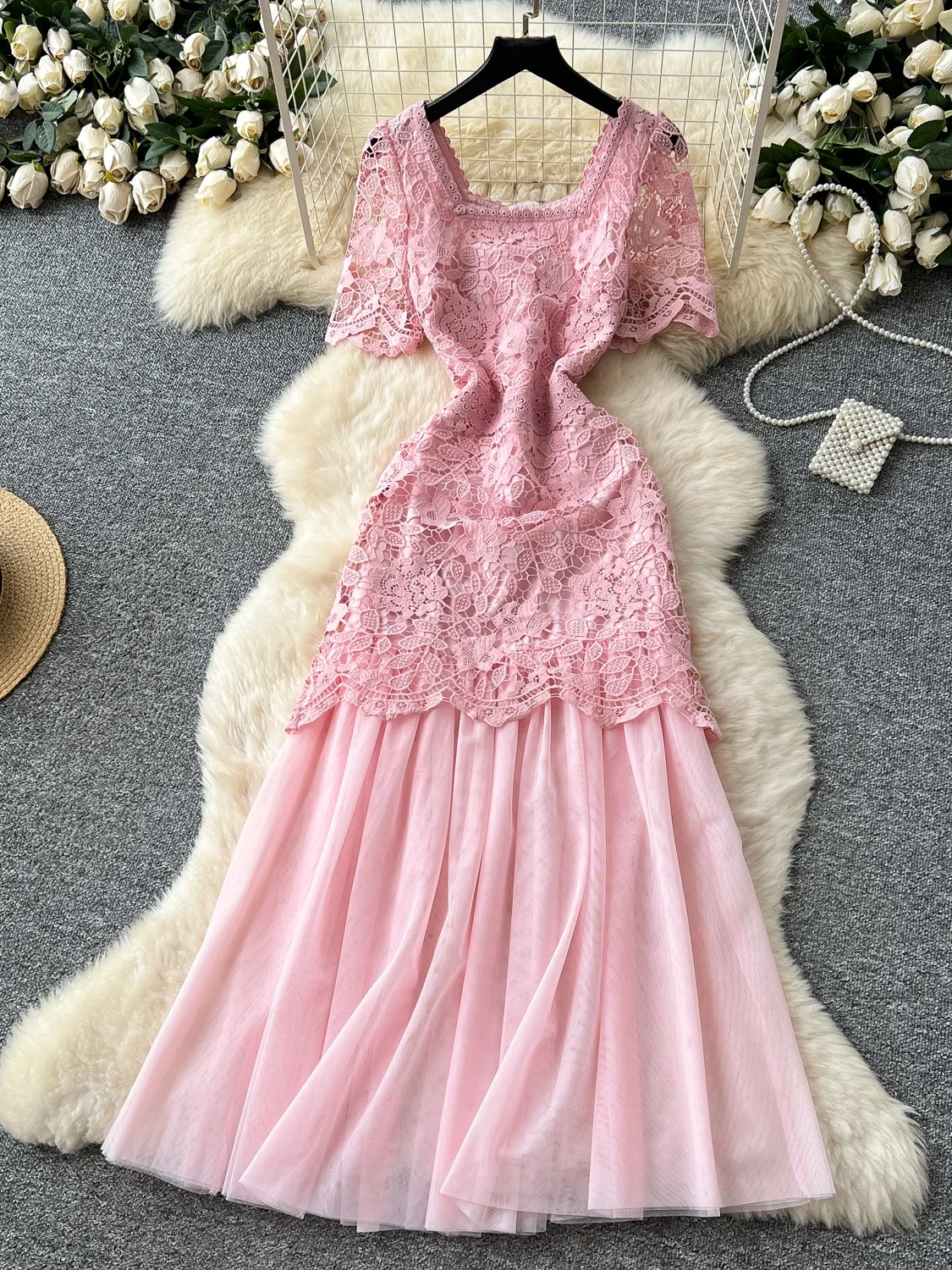 

Летнее женское платье с квадратным вырезом, вышивкой и сетчатыми вставками, романтическое, с завышенной талией, А-силуэт