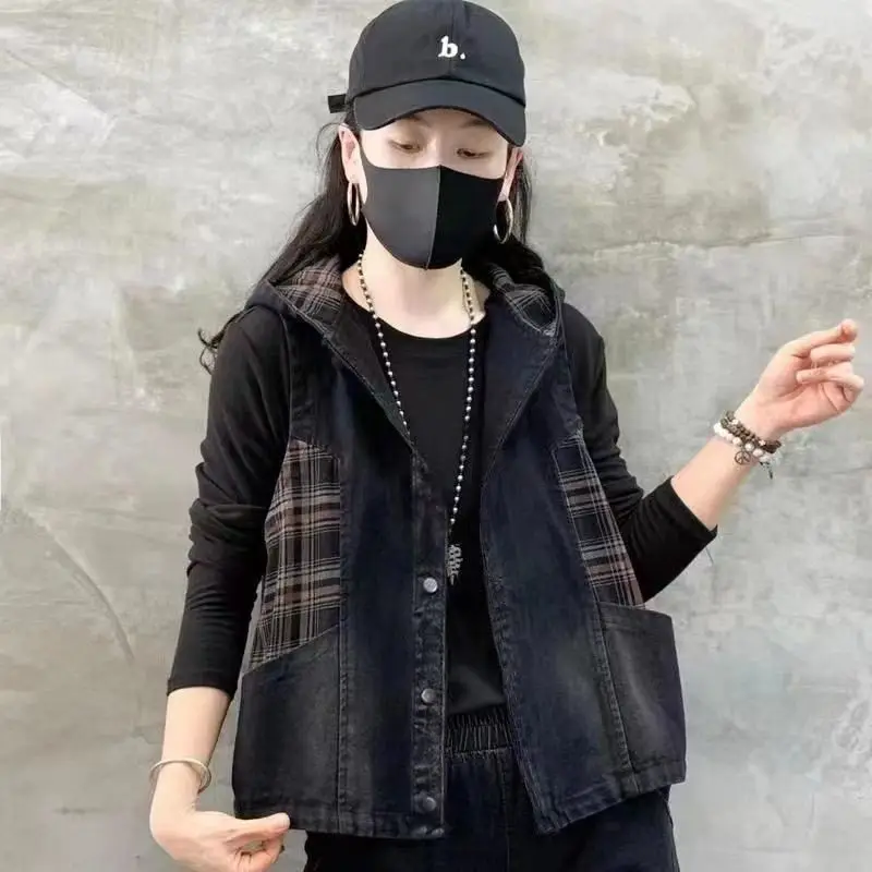 

Vintage short denim vest ladies Spring autumn Korean splicing hooded jeans Waistcoat Casual loose sleeveless jacket Female T451