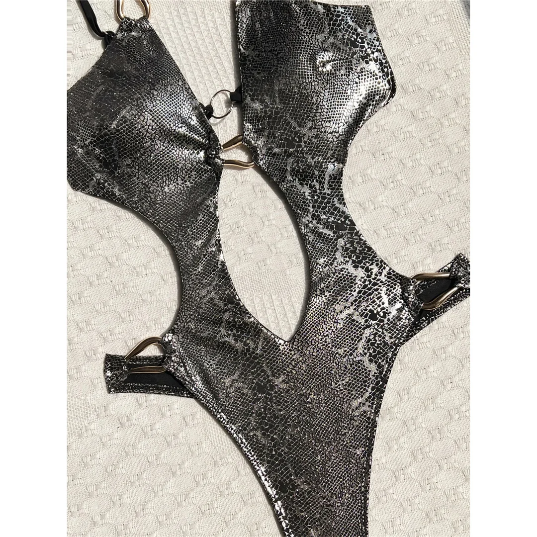 S - XL, einteiliger Badeanzug mit Schlangenmuster, tiefem V-Ausschnitt und Cut-Out-Details, Damen-Badebekleidung, rückenfreier Monokini-Badeanzug, Badeanzug, Modell V7985. – Detail 6