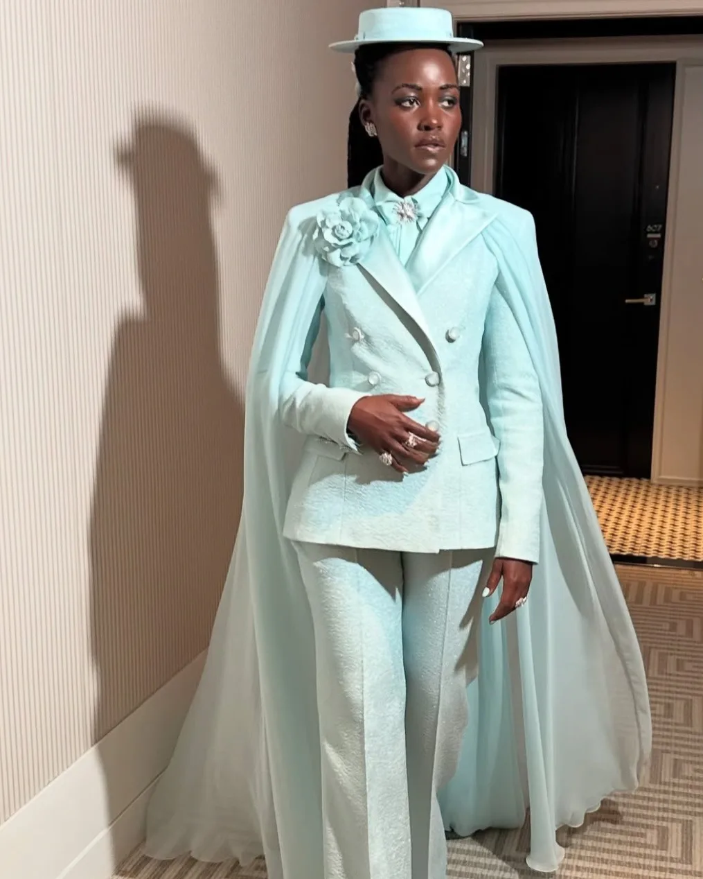 Nuovo design brillante su misura 2 pezzi abiti da donna blazer pantaloni doppio petto mantello moderno da sera festa da donna personalizzato