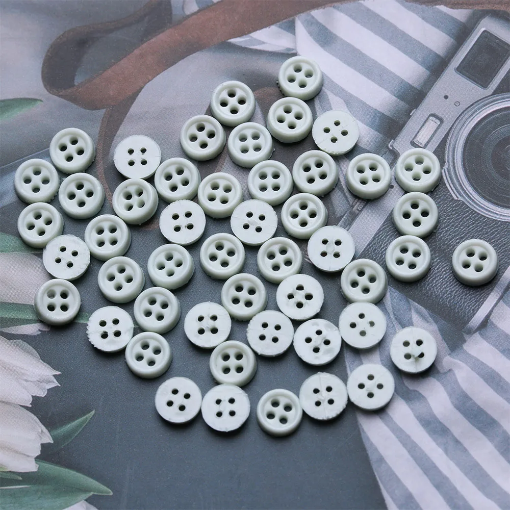 50pcs 4 Holes Mini Buttons for Doll Clothes Round Candy Color Plastic Buckles DIY Doll Bag Sewing Handmade Doll Accessorie