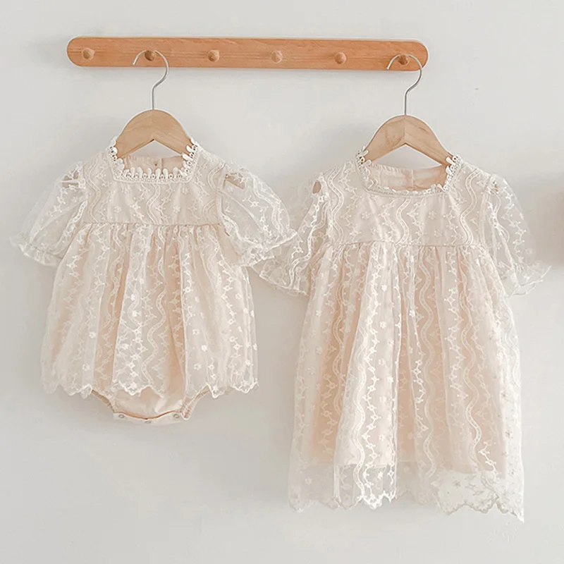 Robe d\'été en dentelle à manches courtes pour bébés filles, tenue de princesse assortie et ajustable, barboteuse en coton