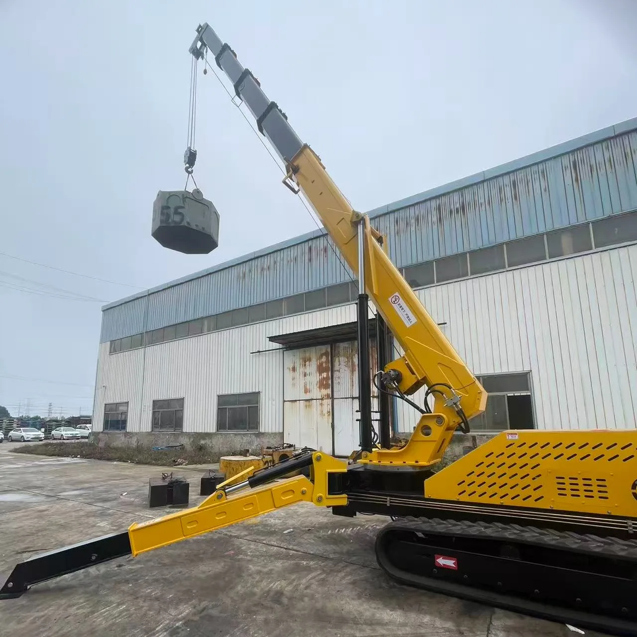 Multi-functional Tracked Spider Crane with 360-degree Rotation Dual-fuel Power Suitable for Both Indoor and Outdoor Operations