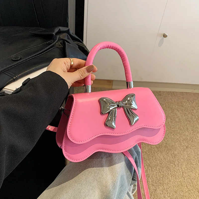 

Trendy Metal Bow Shoulder Bag Women's Designer Handbag Casual Underarm Bag Commuting Bags Leather Lady Business Crossbody Bags