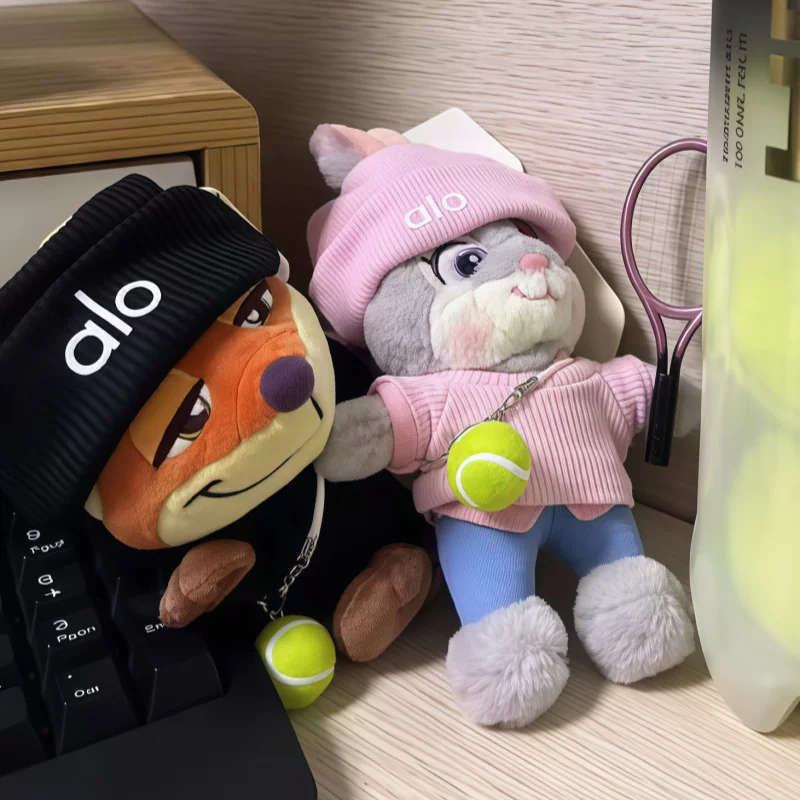 

Zootopia Judy Nick Play Tennis Pilot Q Edition Кукла Милая персонализированная мультяшная креативная сумка Очаровательный подарок для друга Подарок на день рождения