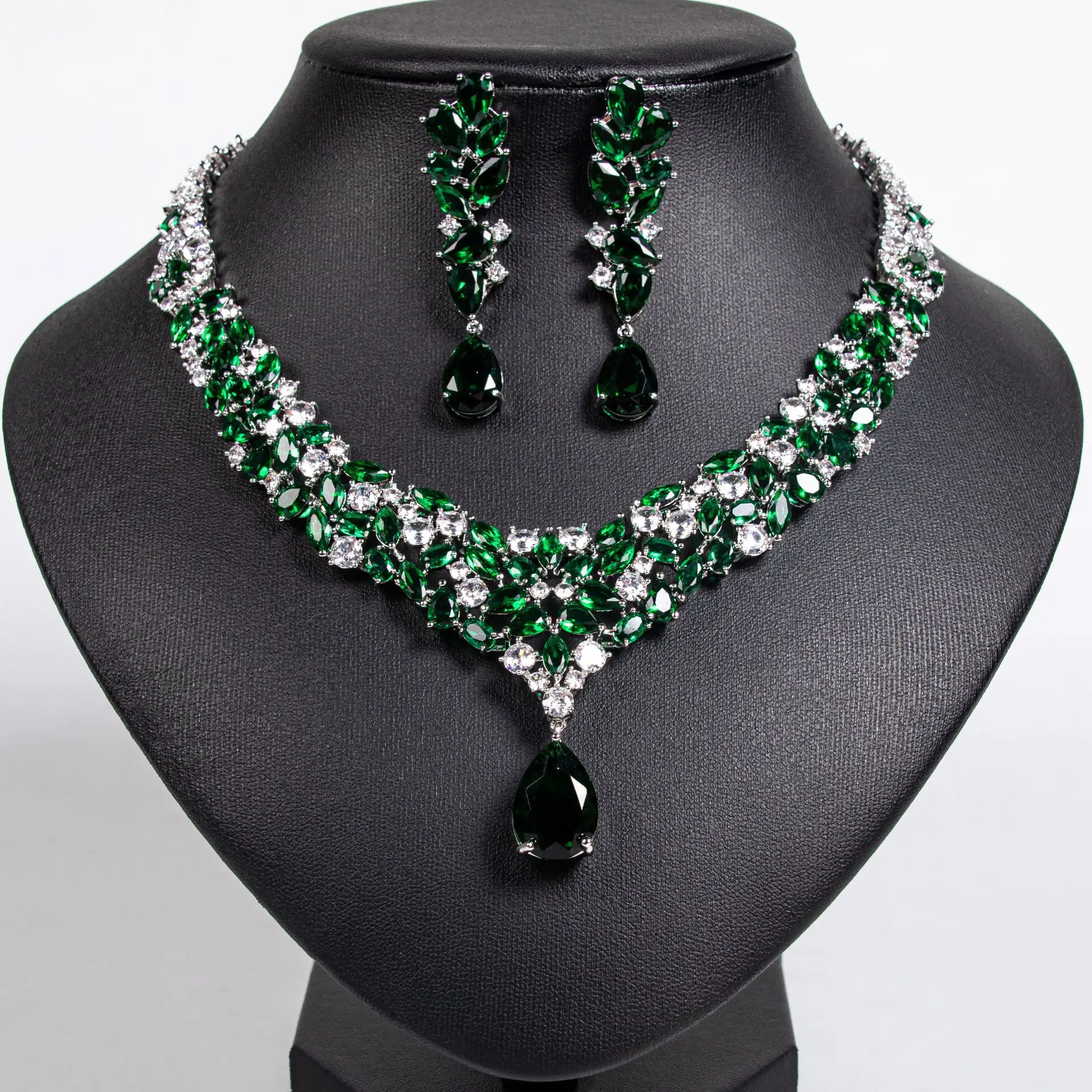 

2 Piece Jewelry Super Glitter Multicolor Water Drop Necklace Earrings Women's Dress for Holiday Wedding Prom Host Gift M-531
