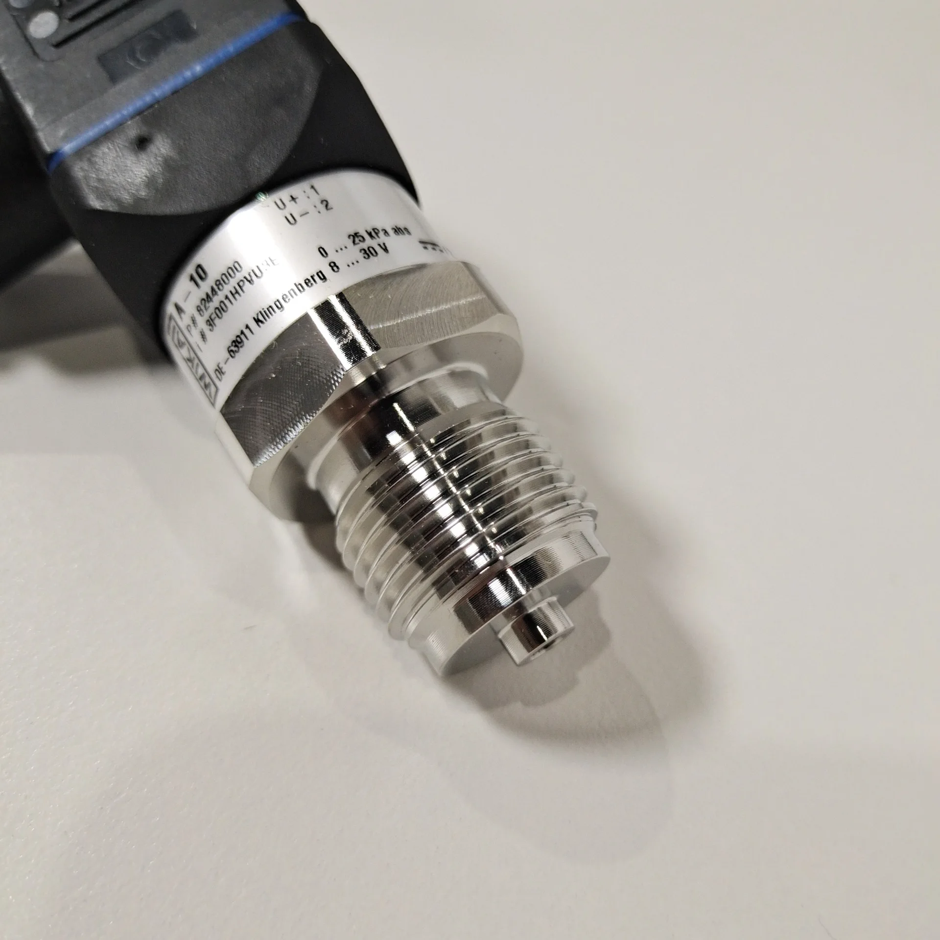 Germany WIKA Pressure Sensor A-10 0-25KPa Abs 4-20MA G1/2 Thread 0.5% Accuracy