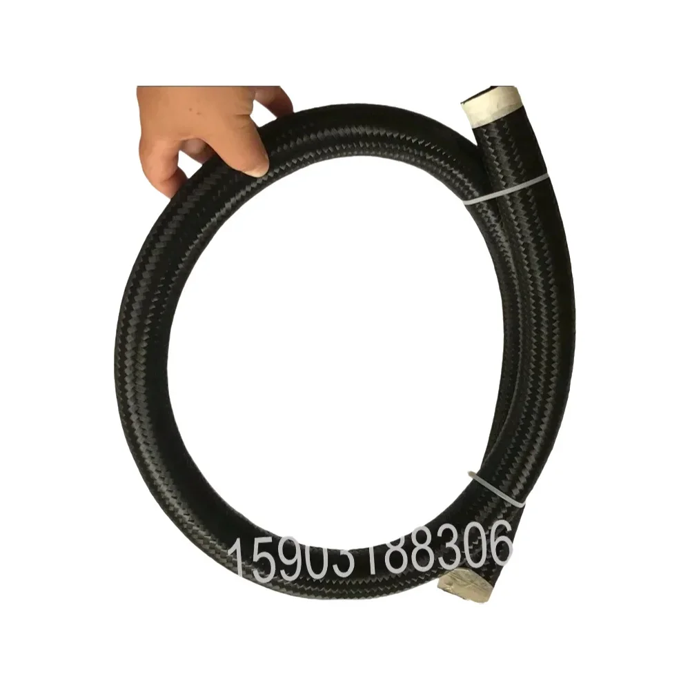 

Шланг из нержавеющей стали в черной нейлоновой оплетке AN20 - AN28 мм, 1 м, для маслоохладителя и маслоуловителя