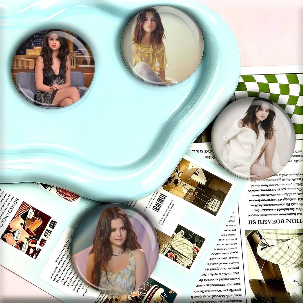S-Selena Gomez-S Revelacion Rare Revival  25 32 44 58 75mm Badges Personalized Round Brooches Pins Accessory Gift
