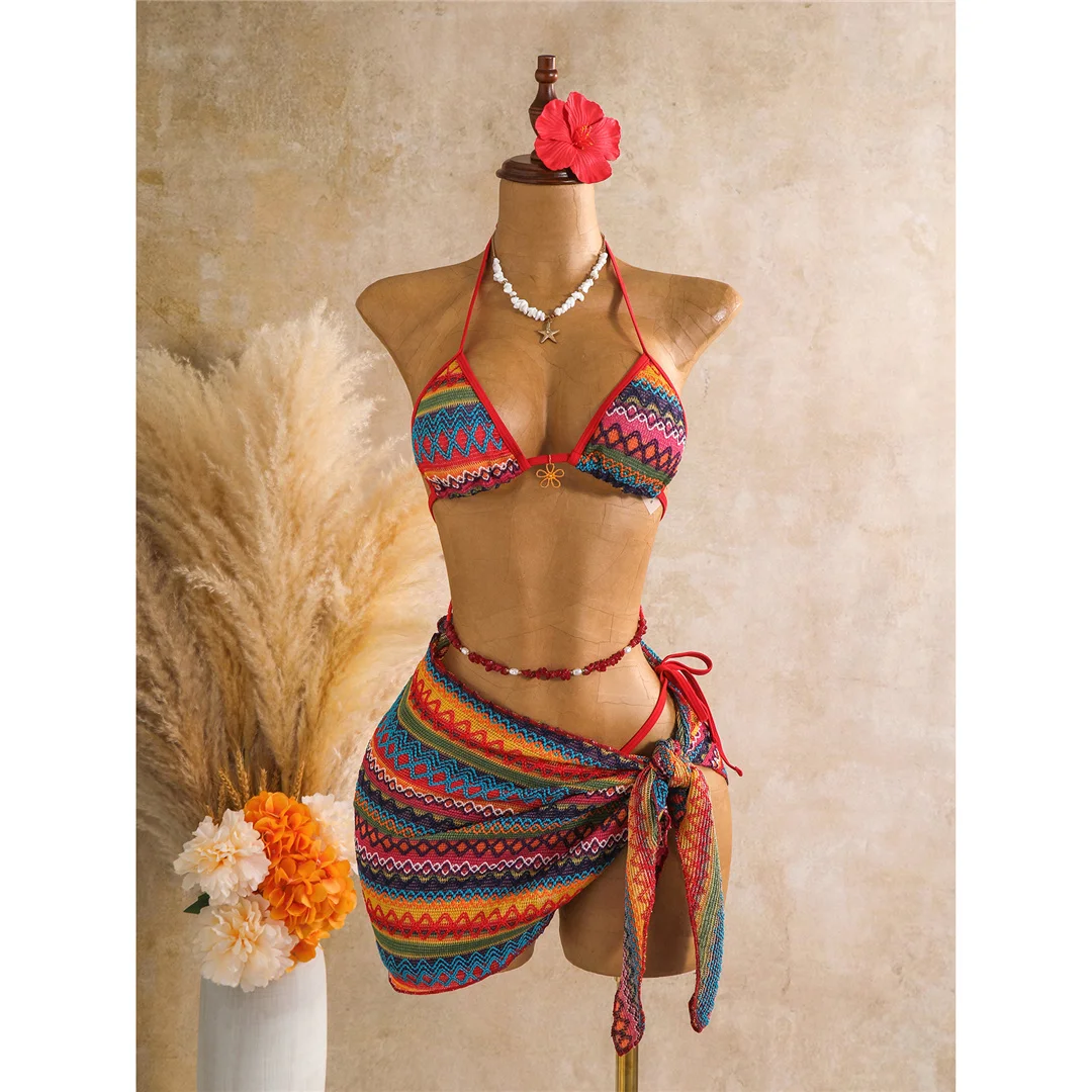 Bedruckter Bikini mit Sarong-Oberteil, Damen-Badeanzug, dreiteiliges Bikini-Set, gepolsterter Badeanzug, Badebekleidung, Modell V8332. – Detail 6
