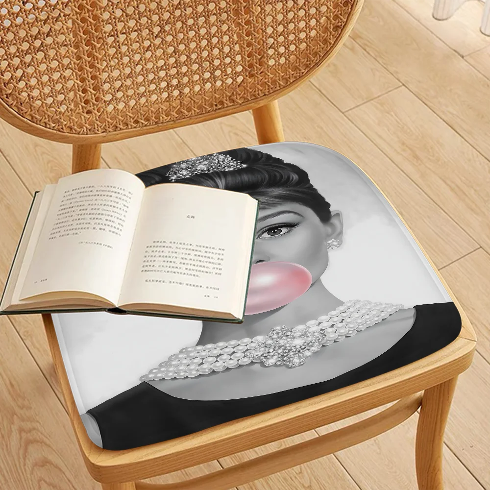 Vintage Audrey Hepburn European Sofa Mat Dining Room Table Chair Cushions Unisex Fashion Anti-slip Chair Cushions