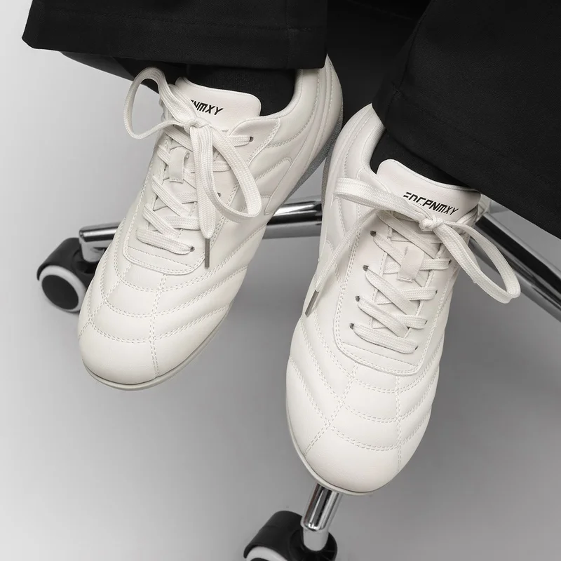 High Quality Men Casual Sports Shoes with Exquisite Pressure Lines Flat Bottom Anti Slip Simple Comfortable Walking Travel Shoes