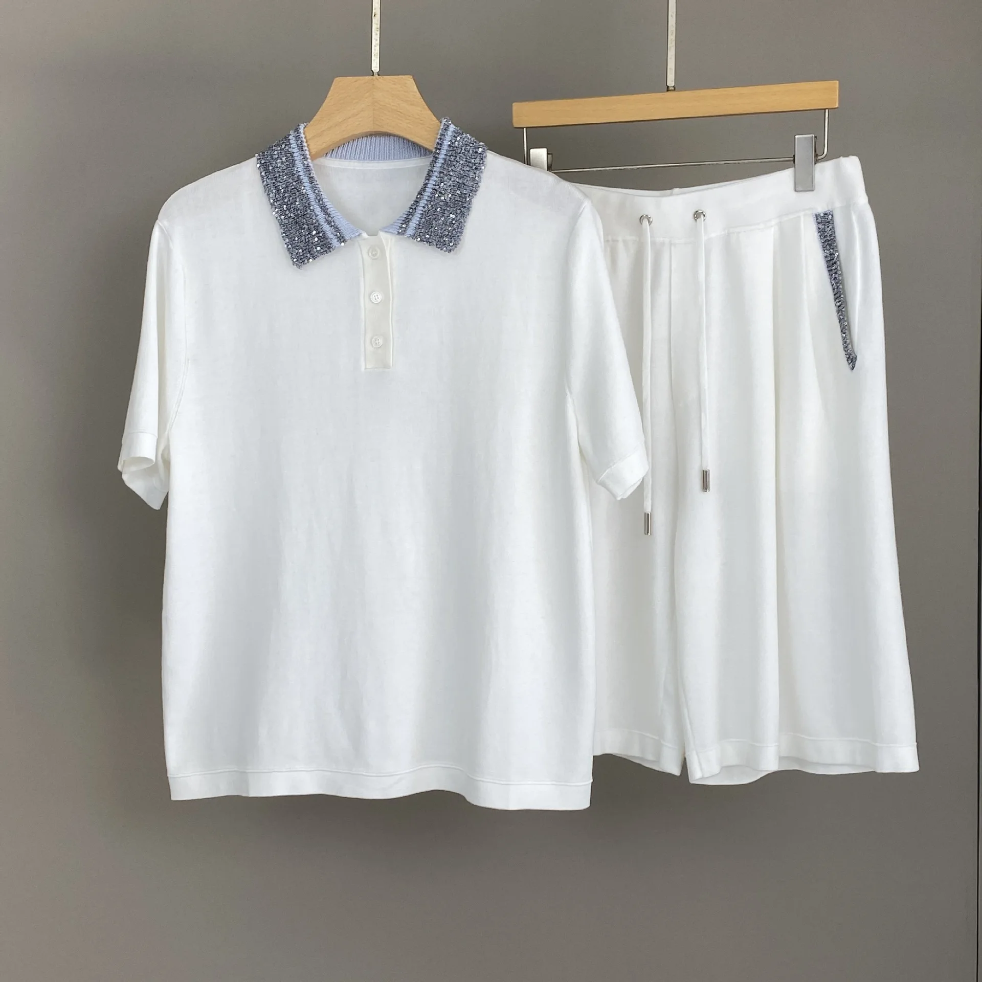 

2026 Summer New Style Silk Cotton Lapel Sequined Short-Sleeved Top And Shorts Set For Commuter Wear