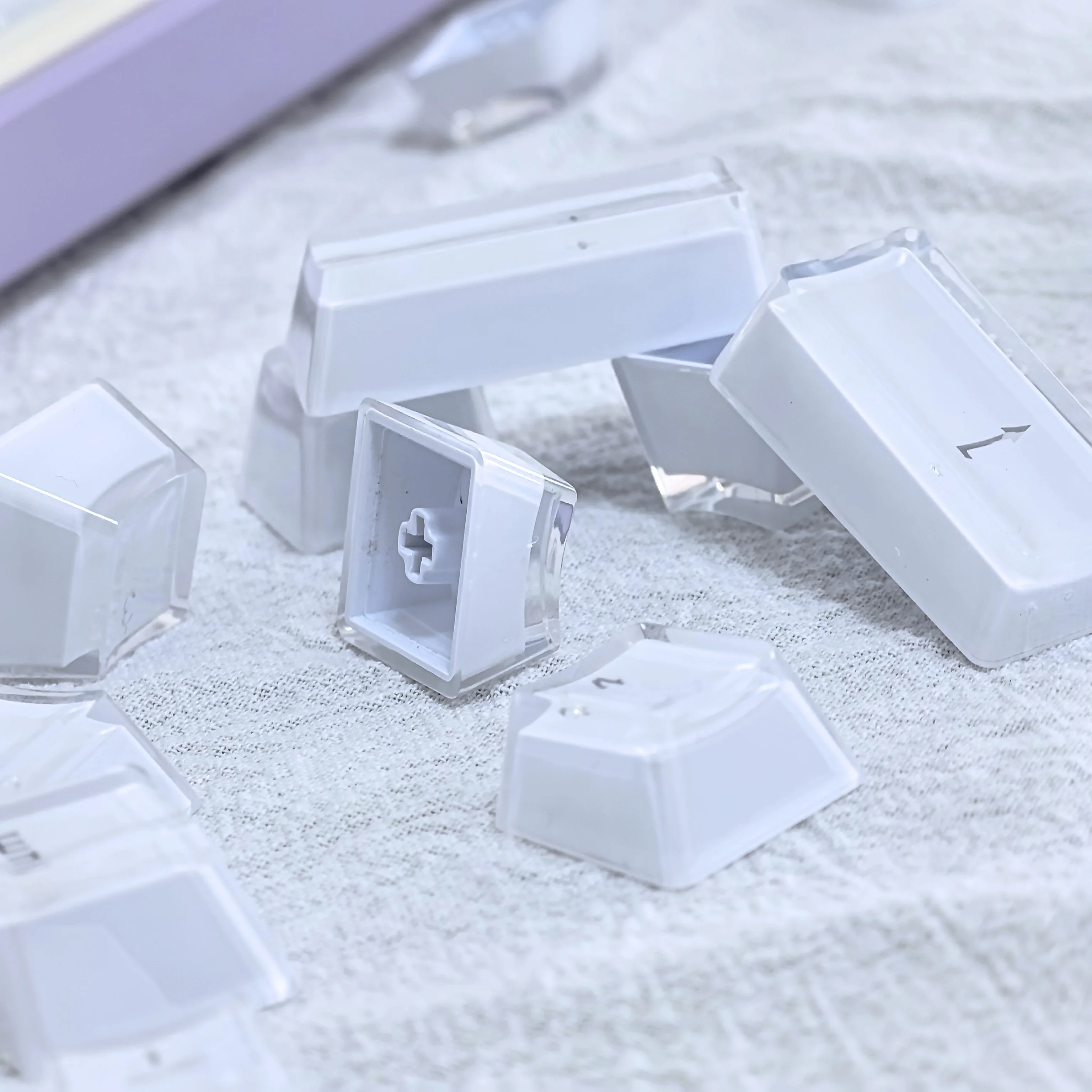 Translucent Keycaps 104 Keys Layout Low Profile White Keycaps DIY  Black Backlit Crystal Edge for Mechanical Keyboard