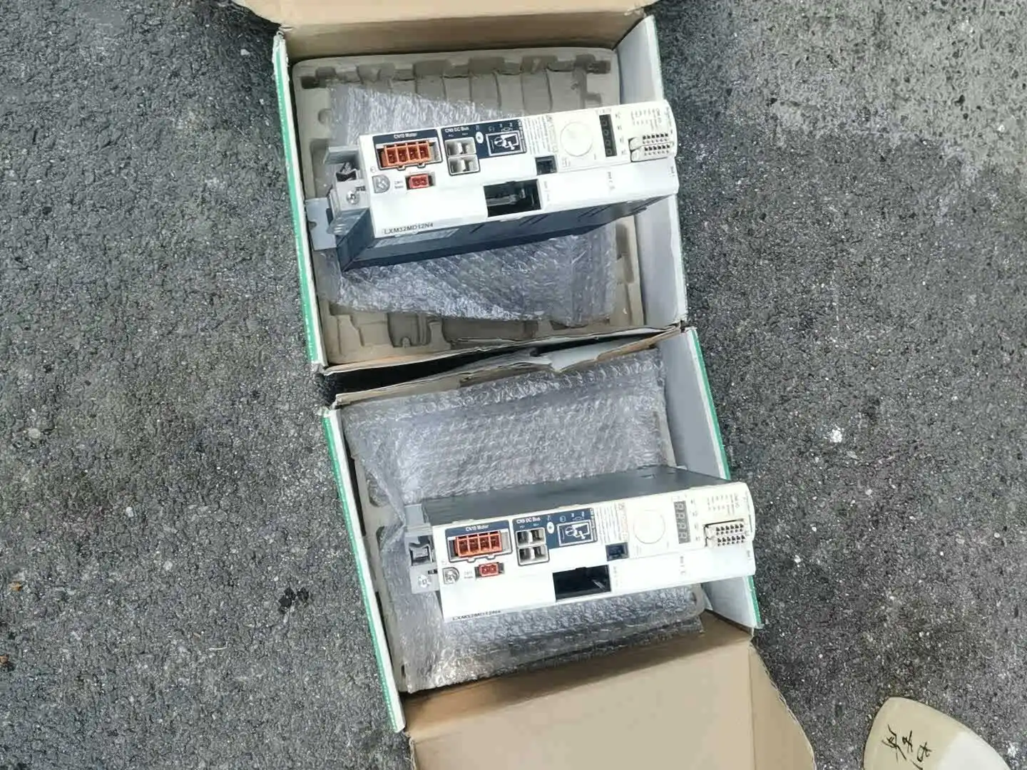 LXM32MD12N4 Сервопривод для Schneider