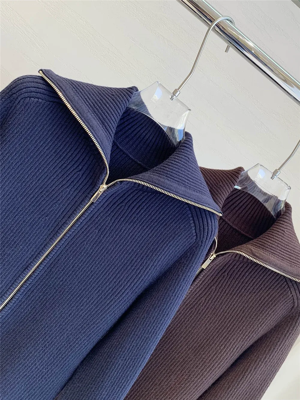 2025 nueva chaqueta cárdigan de punto de manga larga adelgazante de tubo recto con cremallera de solapa de otoño/invierno