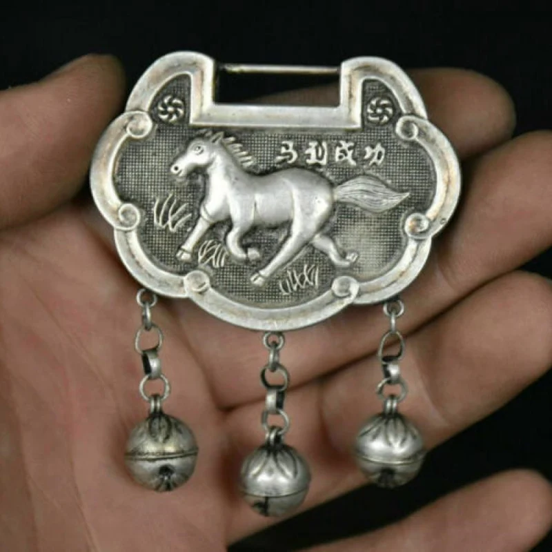 

Collect Old China Dynasty Miao Silver Animal Horse Longevity Lock Pendant Statue