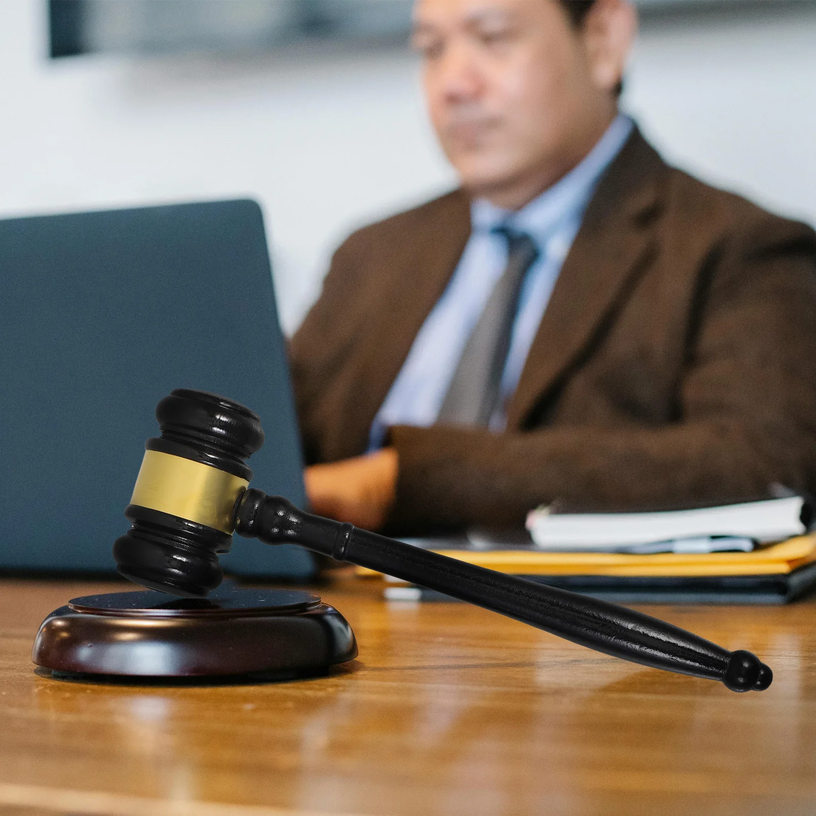 

1Set Wooden Gavel Solid Wood Material Clear Loud Sound for Auction Lawyer Judge Gift Portable Compact Design Court Hammer