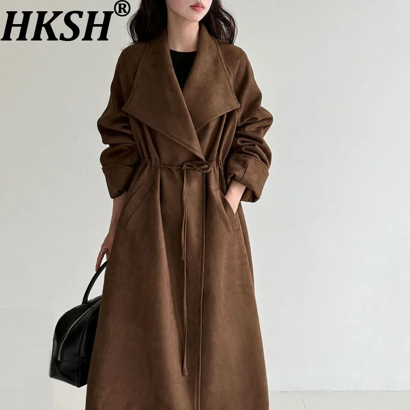 

HKSH весенне-осенний новый женский длинный плащ с отложным воротником и завязками на талии, однотонная элегантная модная ветровка HK13889