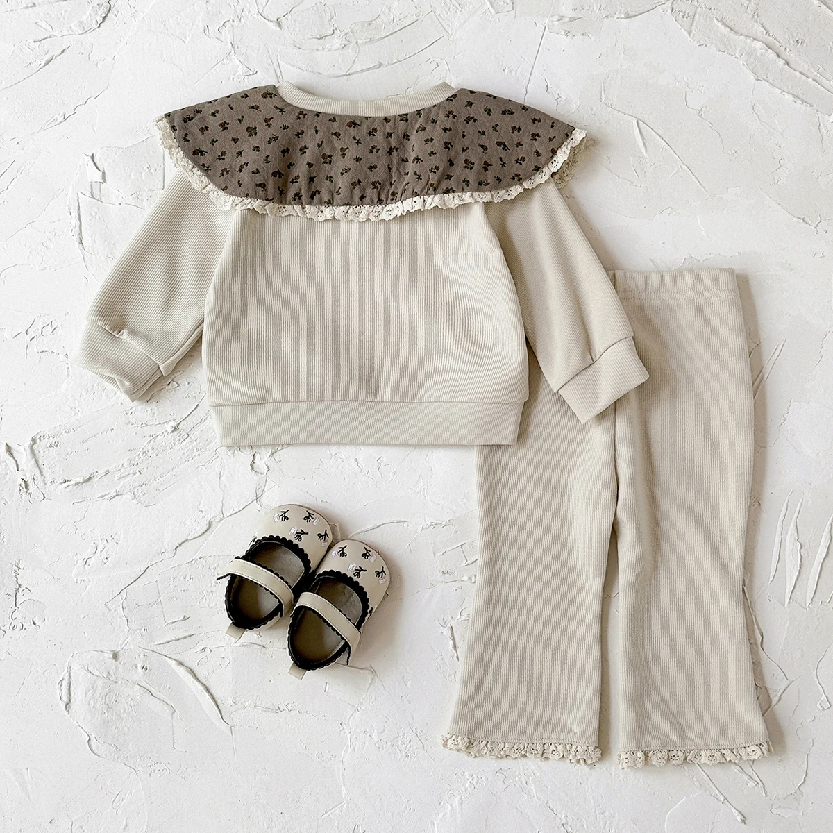 1-3 Year Old Baby Ruffle Design Top, Micro Flared Sweatpants Set