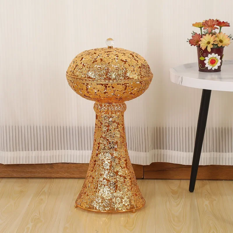 Vintage Incense Burner with Lid European Light Luxury Home Decor Rounded Corner Aromatherapy Holder Classic Ornament for