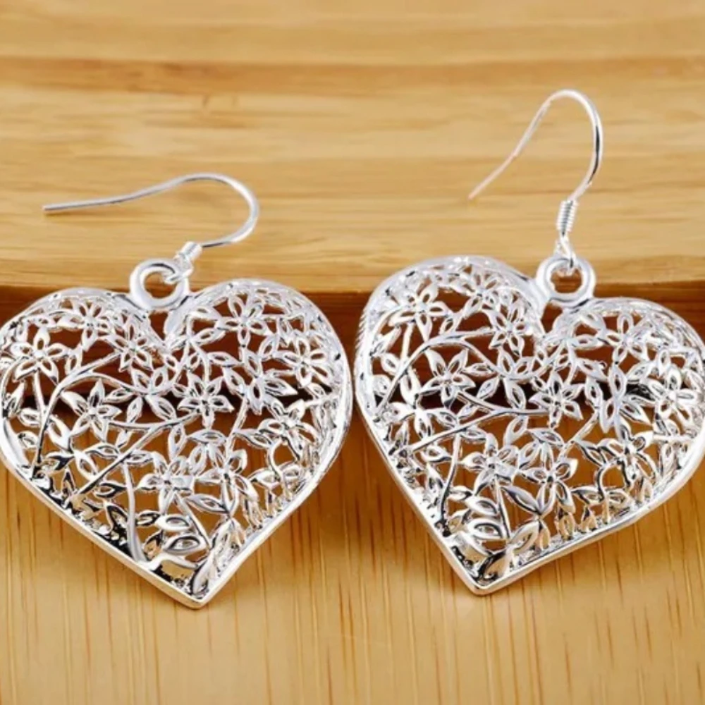 

Горячая новинка: высококачественные серьги из стерлингового серебра 925 пробы, модные украшения, элегантные женские серьги в ретро-стиле с резными сердцами, рождественские подарки