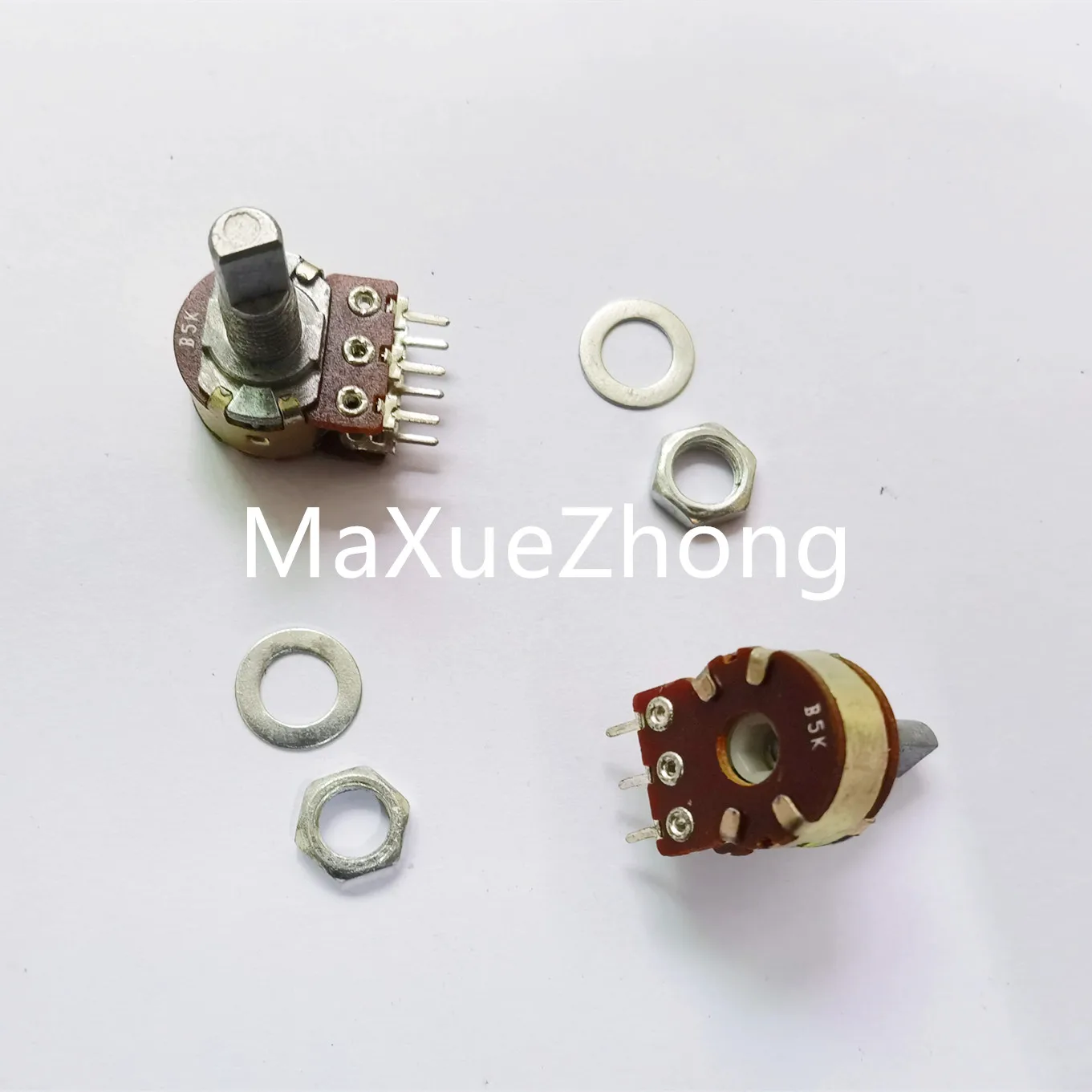 

Original new 100% 16 Type B5K B10K A50K power amplifier sound box high-bass gain volume potentiometer 6pin (SWITCH)
