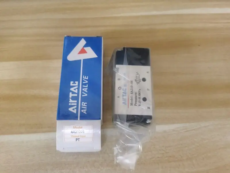 1PCS New AirTAC  4A21006 4A210-06 Valve