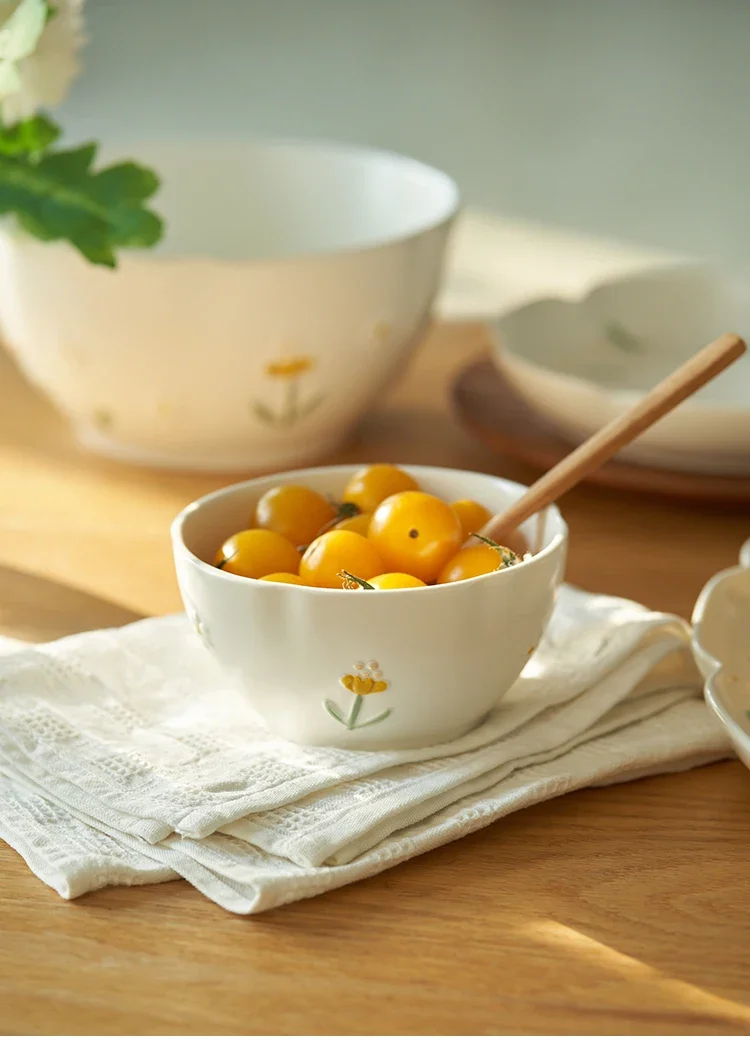 

Dishes and dishes ceramic round large-capacity underglaze color relief tableware high-end household irregular shape 5-inch gift
