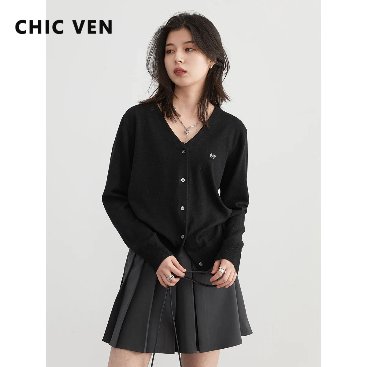 

CHIC VEN Women Cardigan Solid Loose Single Breasted New V-neck Embroidered Knitted Sweaters Female Jumpers Spring Autumn 2024