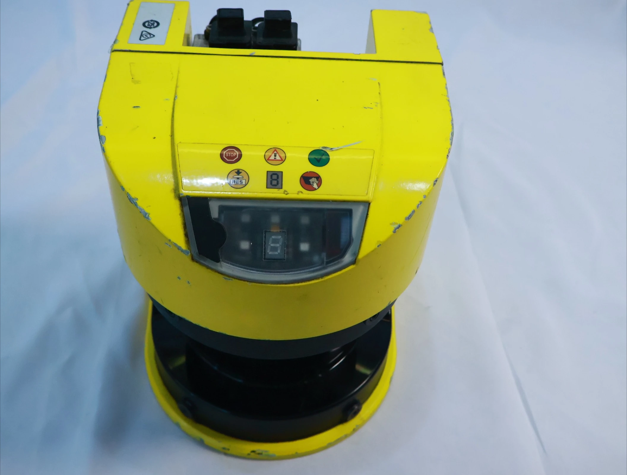 

Б/у S30A-4111CP для лазерного сканера безопасности SICK S30A-4111CP