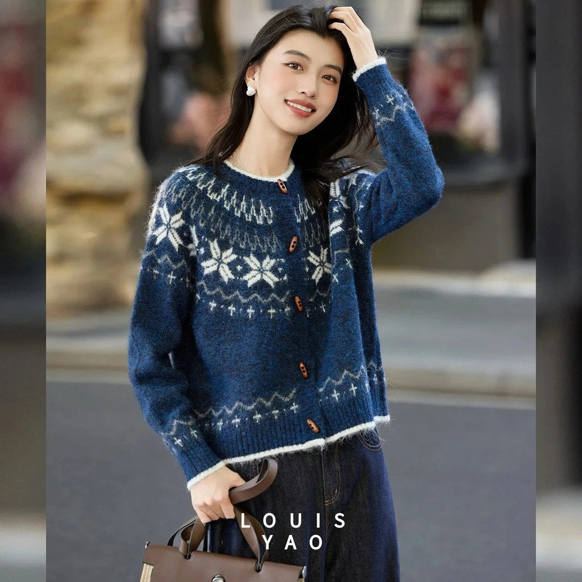 

LOUISYAO Christmas Snowflake Pattern Knitted Cardigan 2025 Autumn Coat Wool Retro Color Contrast Women's Knitted Sweater