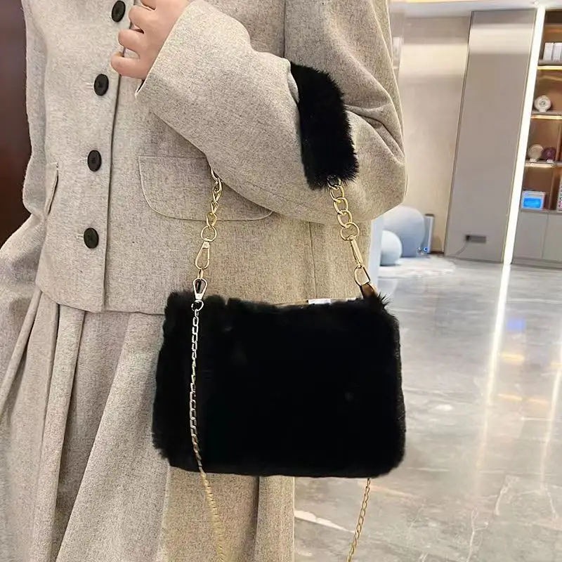 Bolso de mano de felpa para mujer y niña, bolsa de hombro suave y esponjosa, cruzada con cadena, cuadrada, pequeña, versátil, a la moda, Invierno