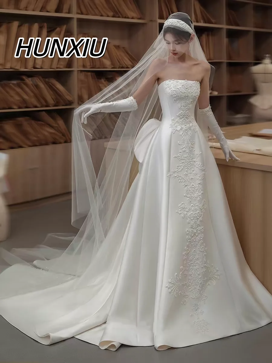 

Customized Graceful French Wedding Dress For Woman Bride Strapless Satin Bow Large Size Main High-end Feeling Bridal Gown