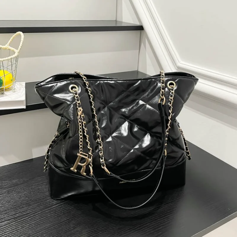 

2026 Women's Mini Crossbody Bag Small Square Retro Purse Vintage Chain Strap Shoulder Bag