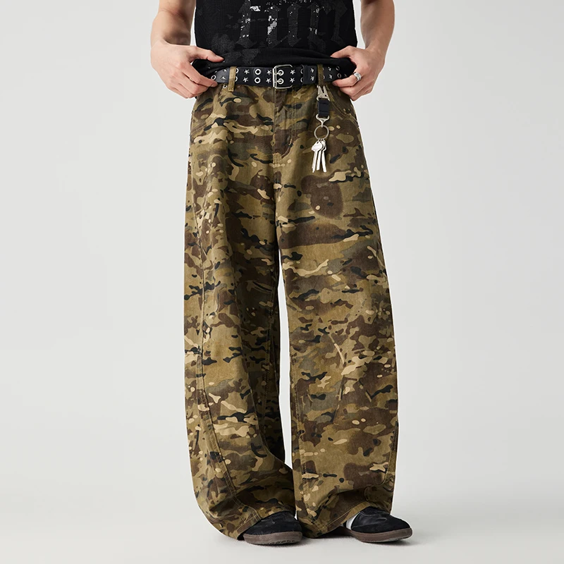 Celana Panjang Busur Pisau Melengkung Longgar Kamuflase Tren Jalanan untuk Pria 2025 Celana Kasual Longgar dan Modis Desain Baru