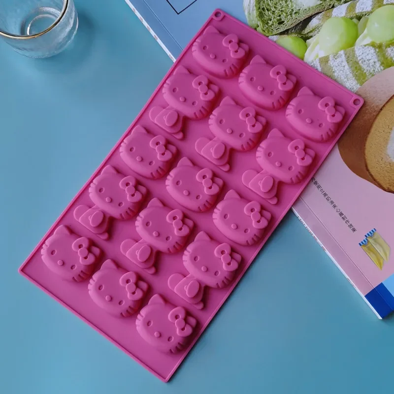 Sanurgente-Moule à gâteau en silicone Hello Kitty, moule à glaçons de dessin animé mignon, outils de cuisson faits à la main pour la cuisine, strass